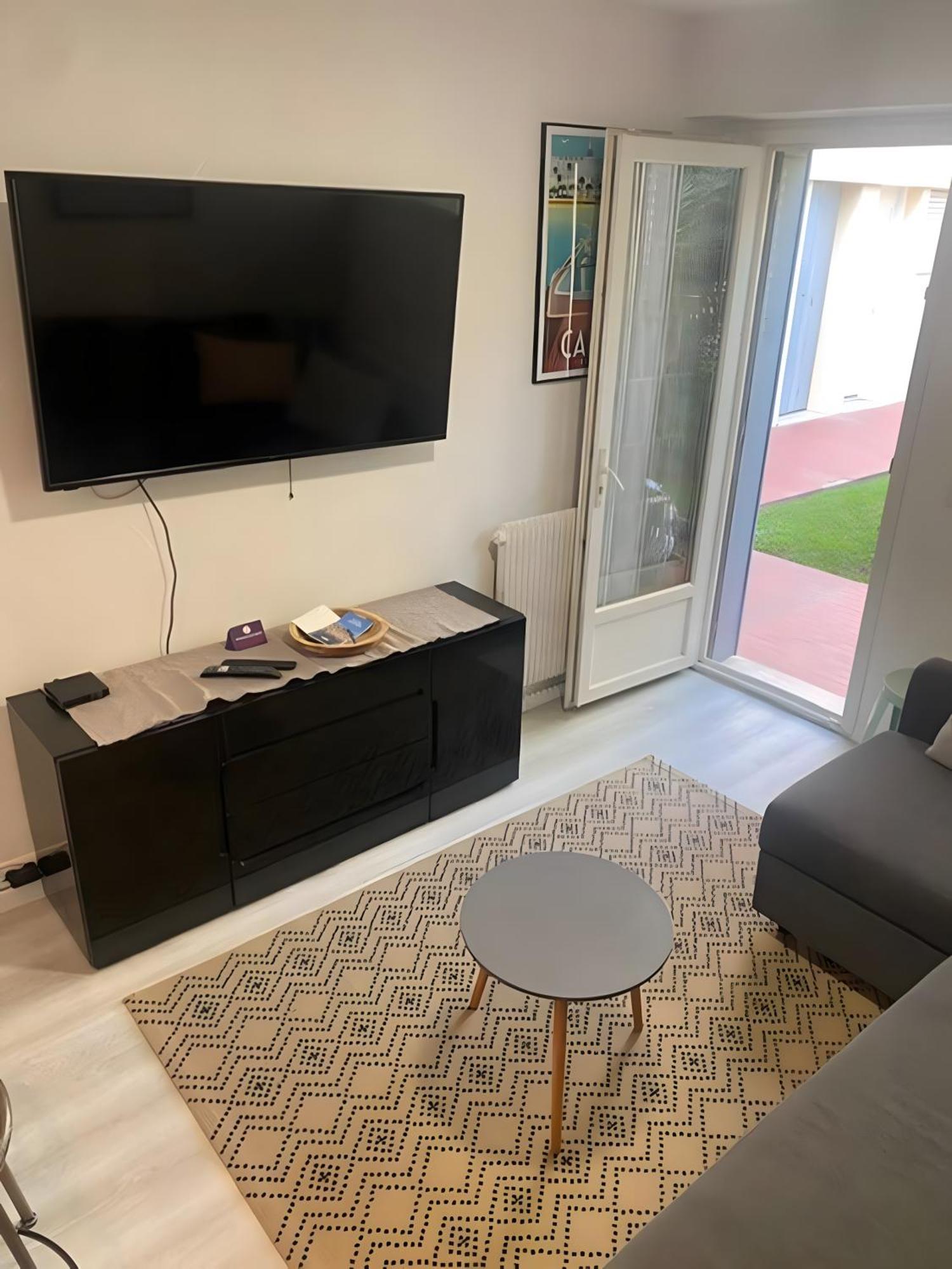 Tiny Modern Next To Croisette With Ac Cannes