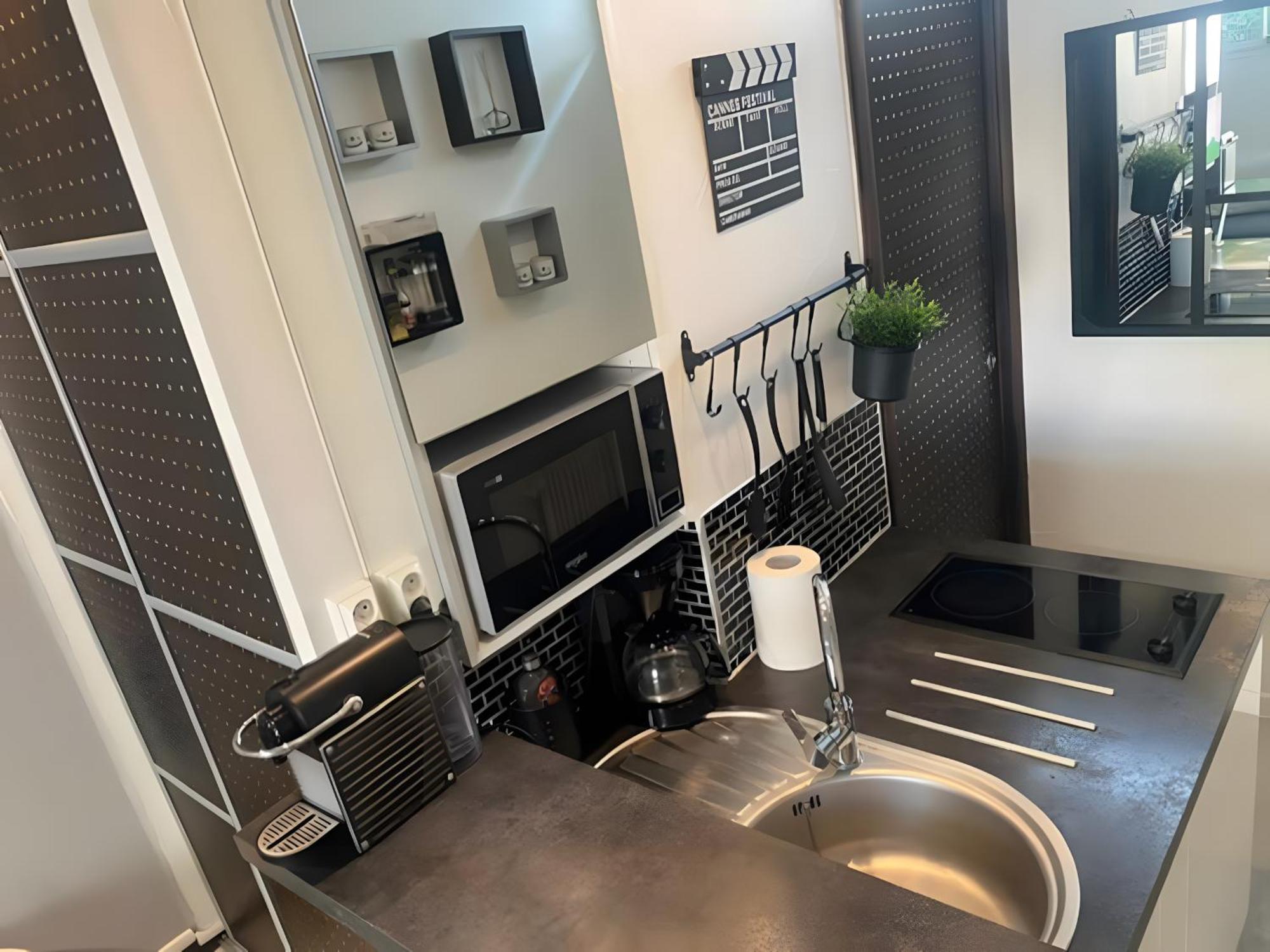 Tiny Modern Next To Croisette With Ac Appartement